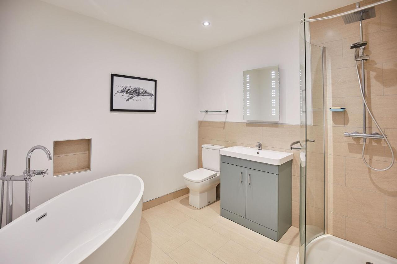 Host & Stay - 4 Metropole Towers Whitby Dış mekan fotoğraf