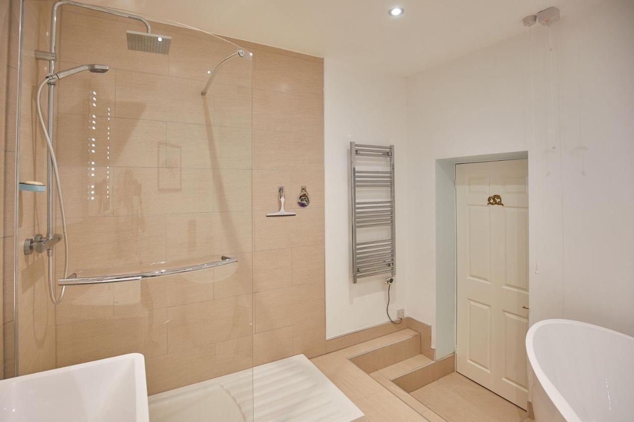 Host & Stay - 4 Metropole Towers Whitby Dış mekan fotoğraf